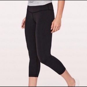 lululemon black wunder under capri size 4